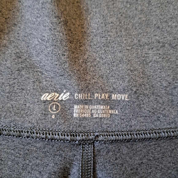 Aerie Grey Leggings Size Large Cropped Capri Chill Play Move American Eagle - Picture 3 of 8